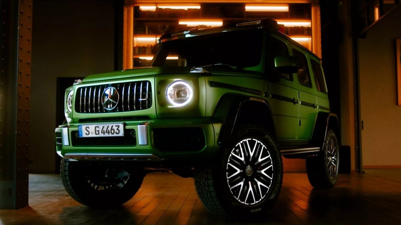 Cận cảnh Mercedes-AMG G63 2023 gầm cao với khả năng lội nước ấn tượng