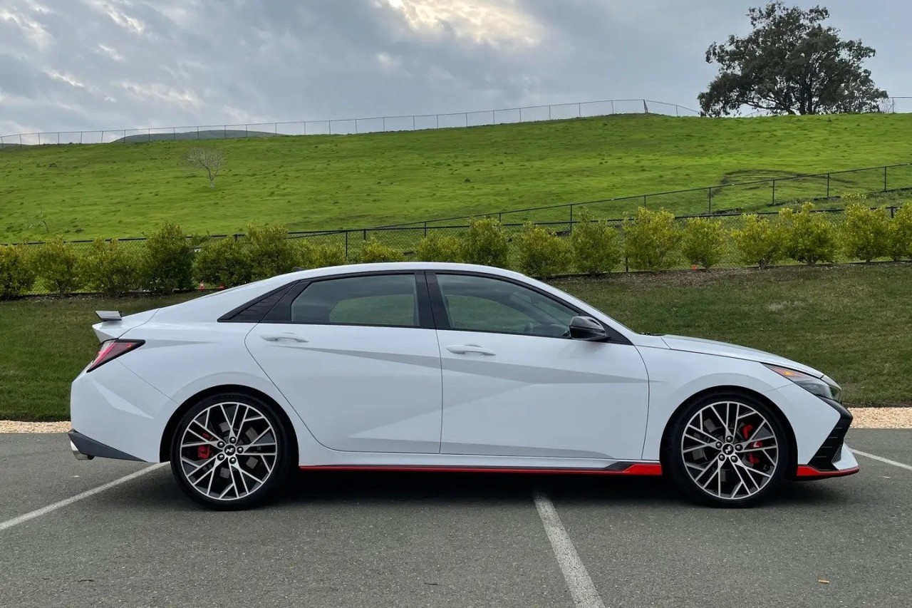 Hyundai Elantra 2023