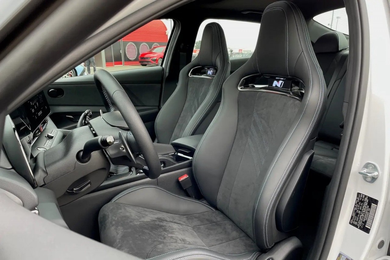 Hyundai Elantra 2023