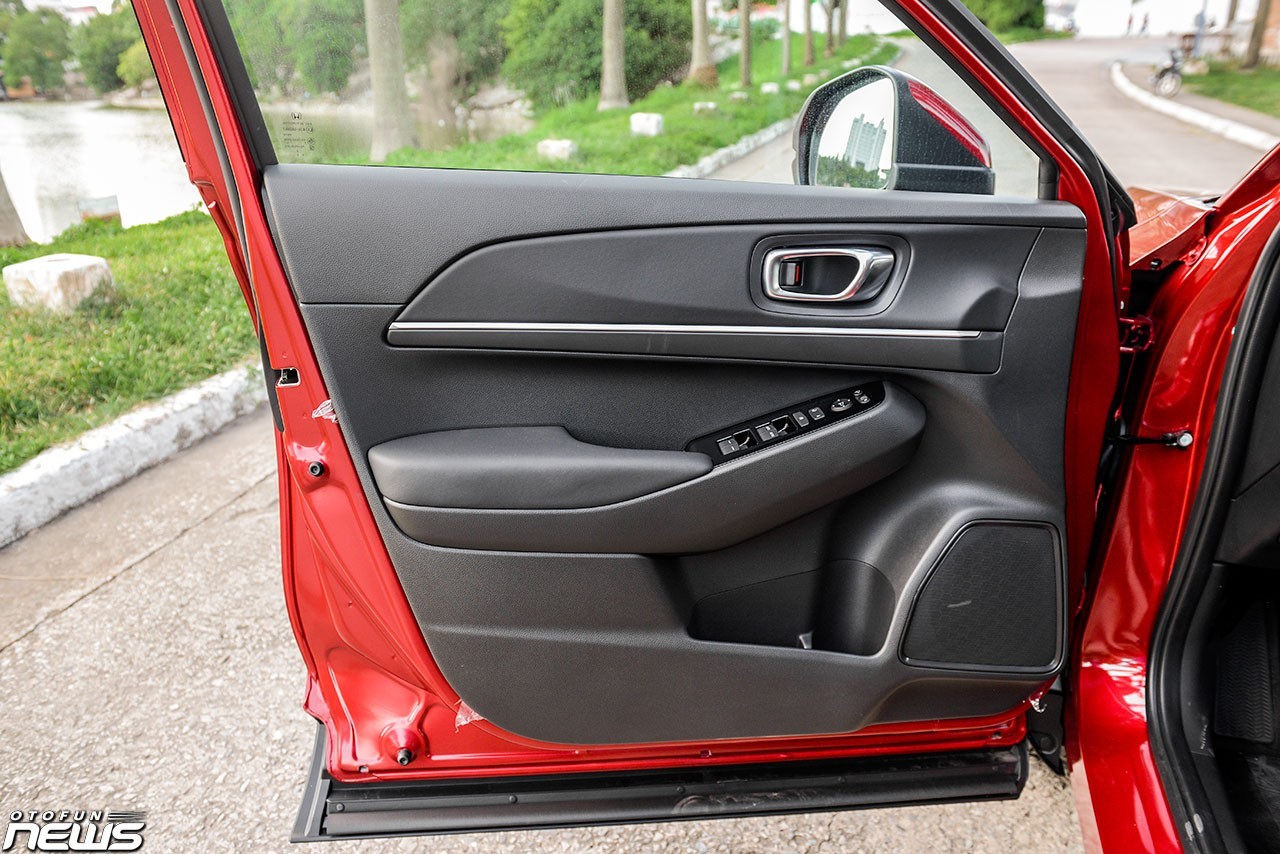 Cận cảnh chi tiết Honda HR-V L, giá 826 triệu đồng Cận cảnh chi tiết Honda HR-V L, giá 826 triệu đồng