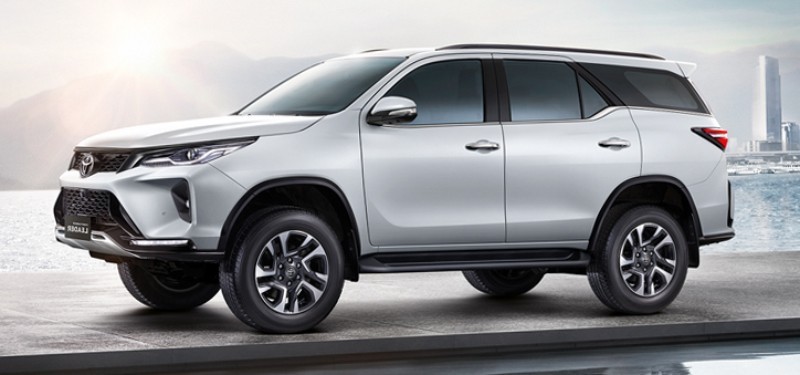 Toyota Fortuner 2023 phiên bản Legender