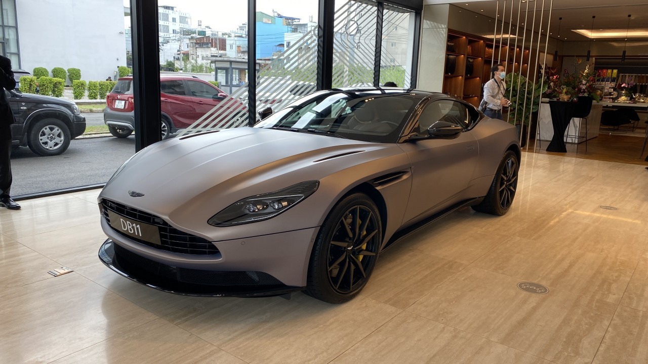 Cận cảnh siêu xe Aston Martin Vantage F1® Edition và DB11 V8 Coupe