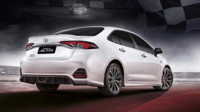 Corolla Altis.