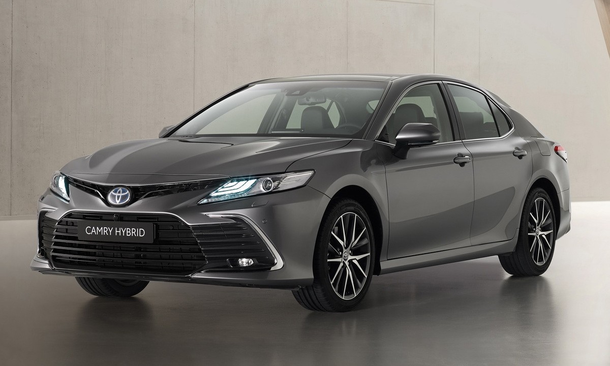 Toyota Camry 2022 ra mắt tại Thái Lan