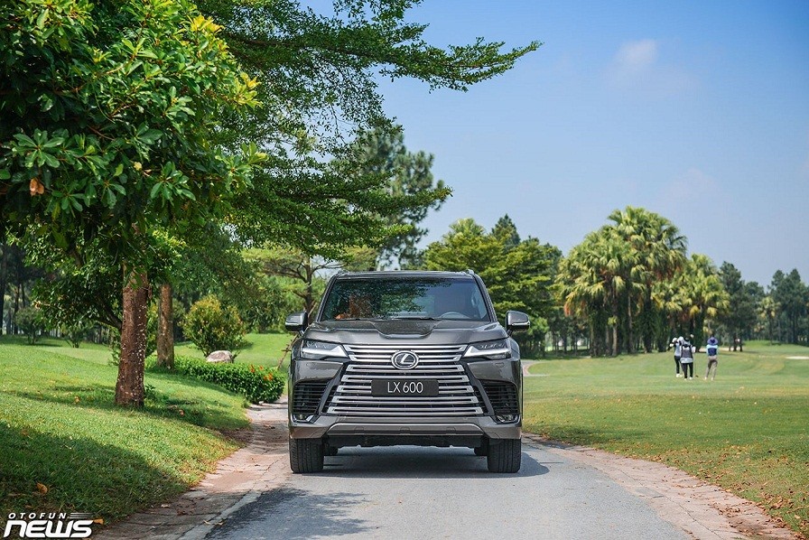 Cận cảnh chi tiết Lexus LX600 Vip tại Việt Nam, giá hơn 9 tỷ đồng Cận cảnh chi tiết Lexus LX600 Vip tại Việt Nam, giá hơn 9 tỷ đồng