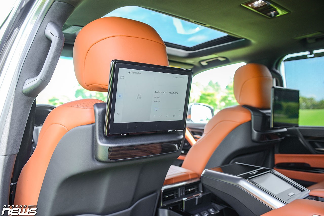 Cận cảnh chi tiết Lexus LX600 Vip tại Việt Nam, giá hơn 9 tỷ đồng Cận cảnh chi tiết Lexus LX600 Vip tại Việt Nam, giá hơn 9 tỷ đồng