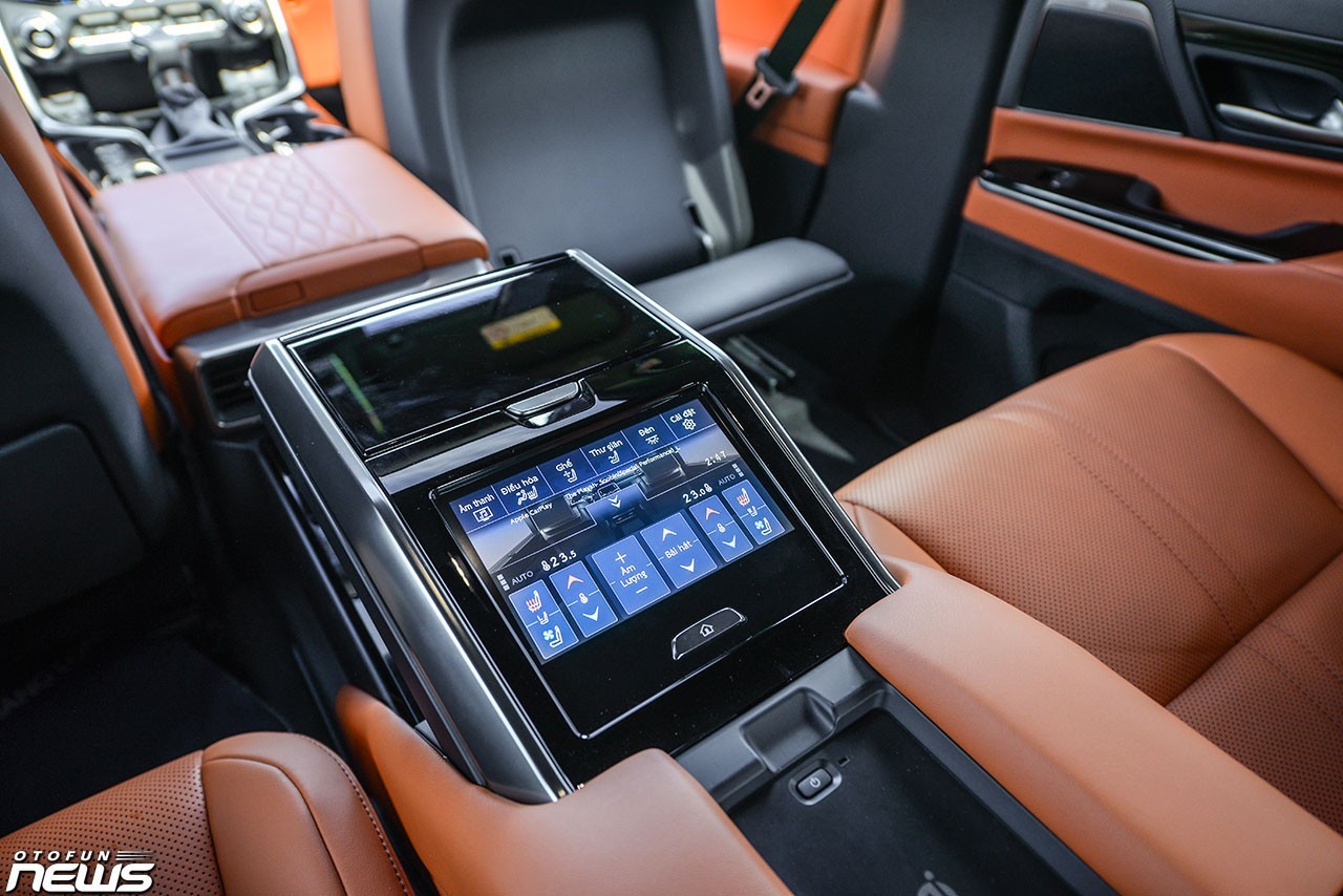 Cận cảnh chi tiết Lexus LX600 Vip tại Việt Nam, giá hơn 9 tỷ đồng Cận cảnh chi tiết Lexus LX600 Vip tại Việt Nam, giá hơn 9 tỷ đồng