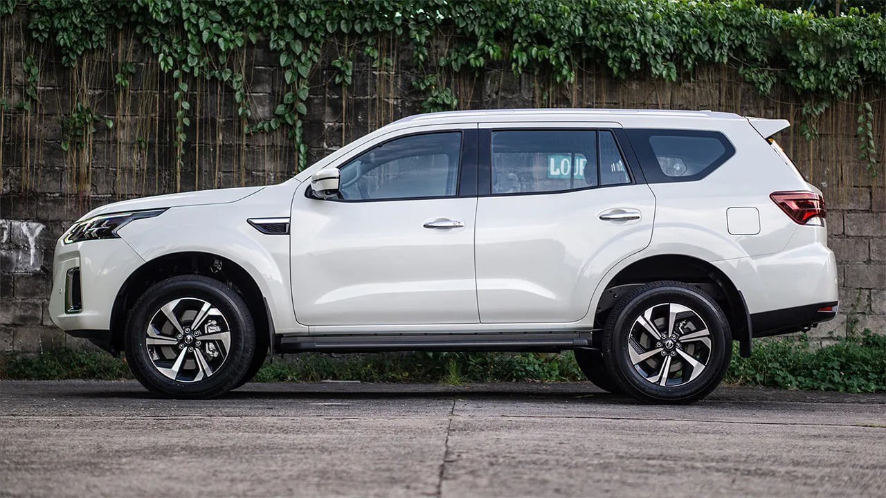 Nissan Terra 2023 - SUV 7 chỗ thế hệ mới, giá bán từ 1 tỷ đồng