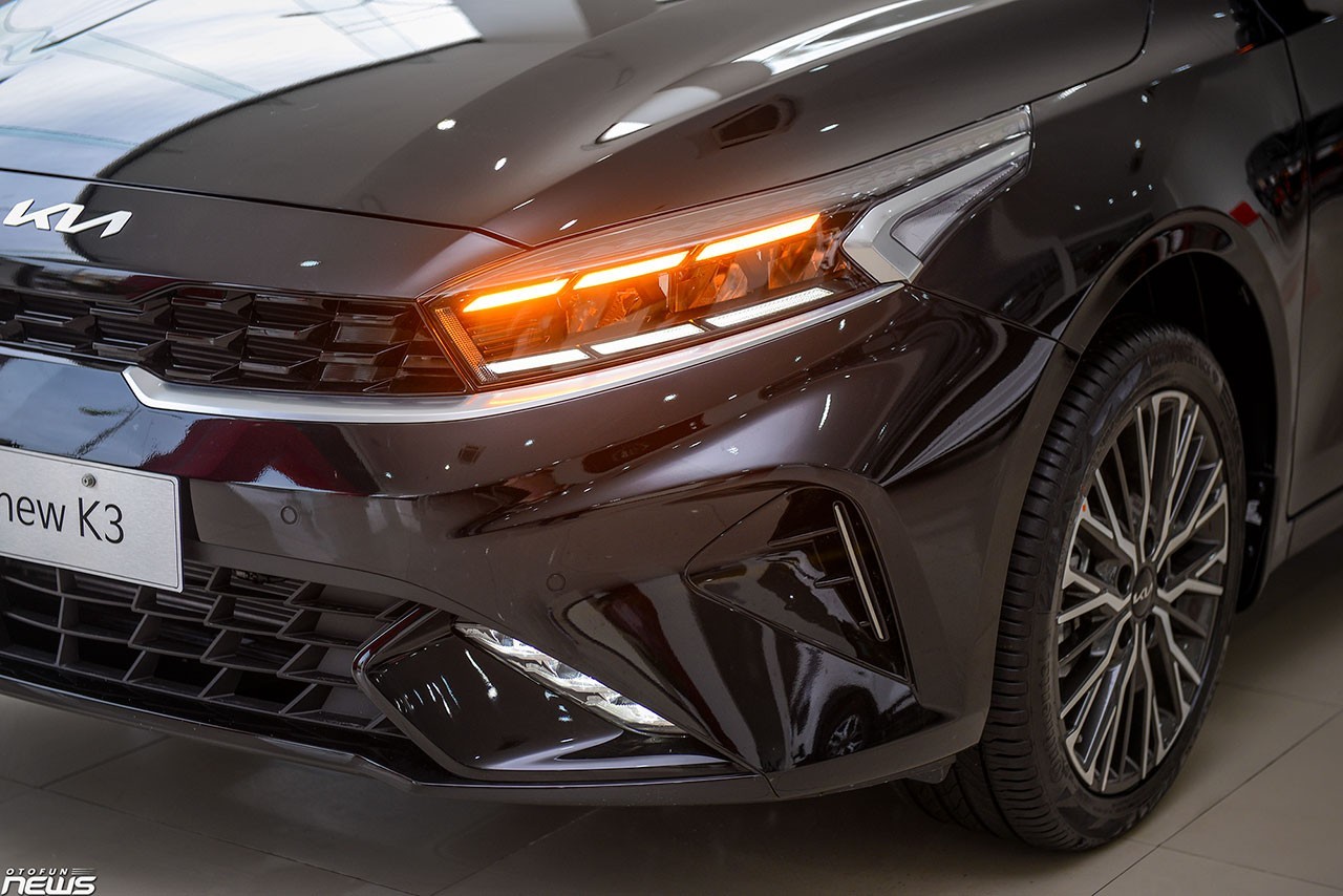 Cận cảnh chi tiết Kia K3 Premium phiên bản cao cấp nhất