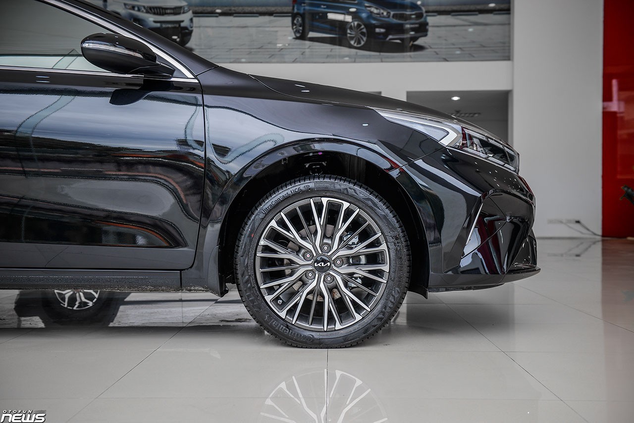 Cận cảnh chi tiết Kia K3 Premium phiên bản cao cấp nhất