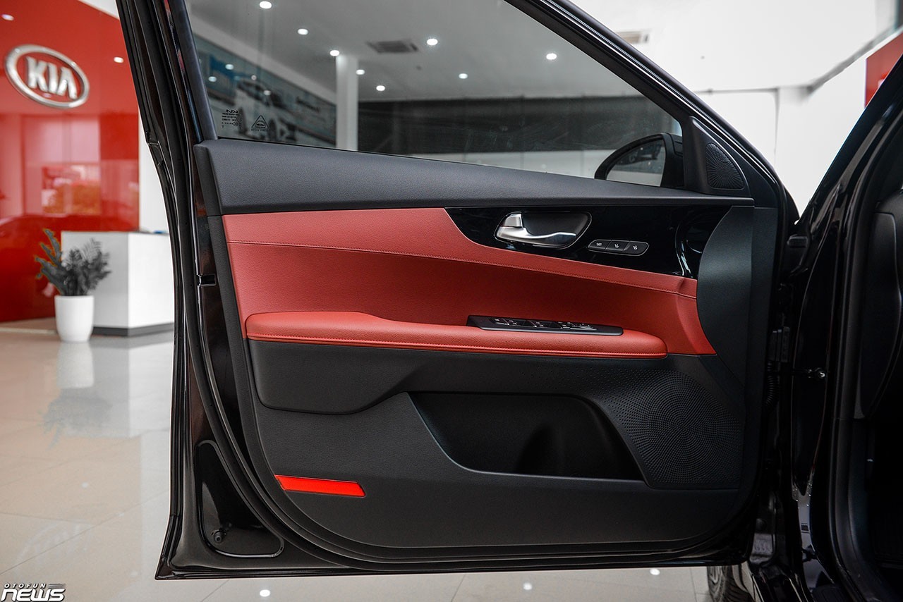 Cận cảnh chi tiết Kia K3 Premium phiên bản cao cấp nhất