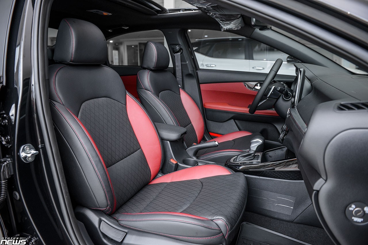 Cận cảnh chi tiết Kia K3 Premium phiên bản cao cấp nhất