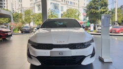 Cận cảnh Kia K5 GT-Line 2022 có mặt tại Việt Nam, giá hơn 1 tỷ đồng