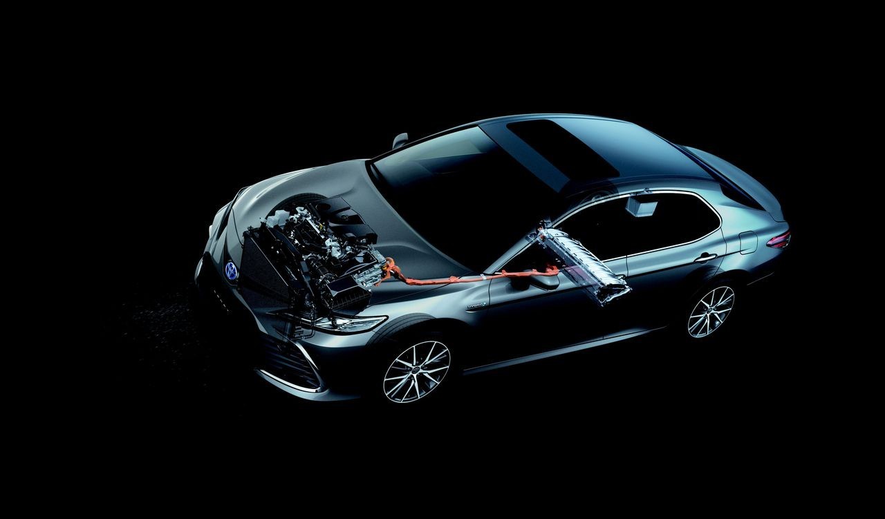 Cận cảnh chi tiết Toyota Camry 2022, giá từ 1,05 tỷ đồng