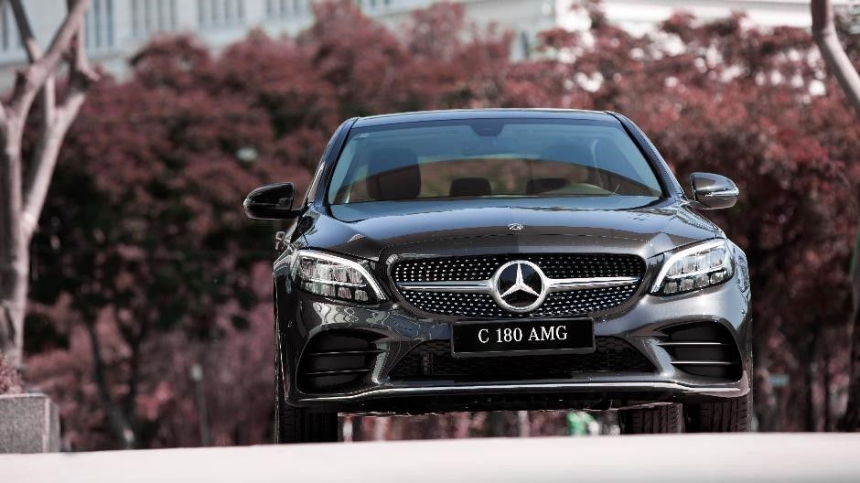 Khách hàng có cơ hội trúng xe Mercedes-Benz C 180 AMG khi mua mới ôtô tại Vietnam Star. Khách hàng có cơ hội trúng xe Mercedes-Benz C 180 AMG khi mua mới ôtô tại Vietnam Star.