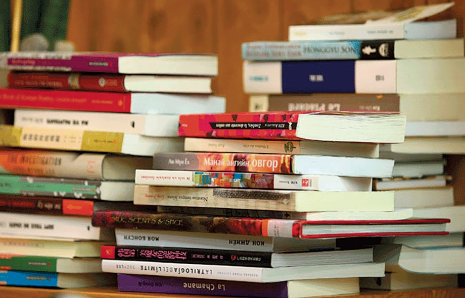 Sách dịch: Bức tranh còn đó những mảng tối