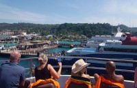 thai lan chuan bi truc vot tau du lich bi chim o ngoai khoi phuket