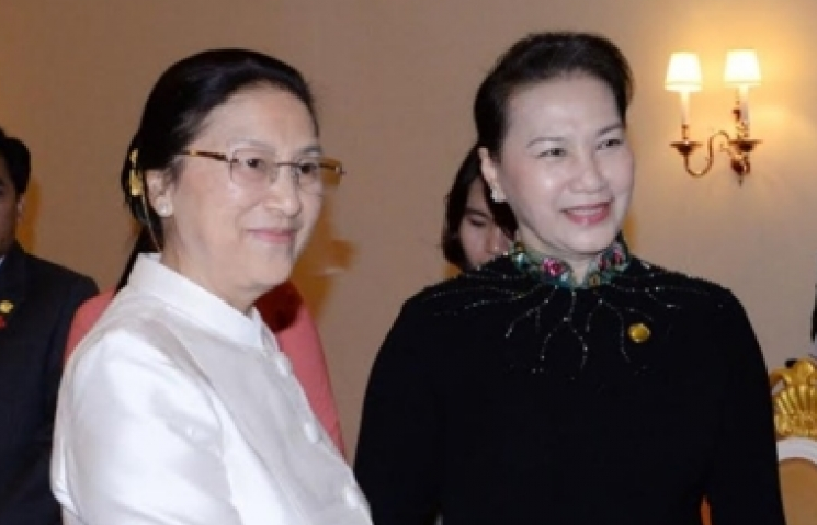 Chủ tịch Quốc hội hội kiến Chủ tịch Quốc hội CHDCND Lào