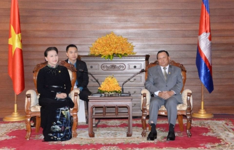 Chủ tịch Quốc hội hội kiến Chủ tịch Thượng viện Campuchia