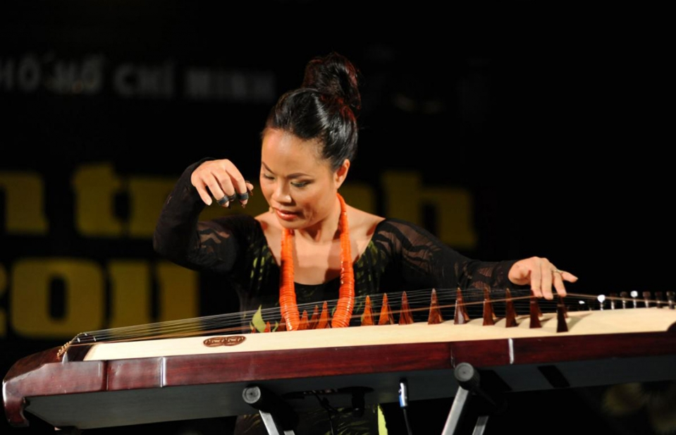 Tiếng đàn tranh mới lạ của Vanessa Vo
