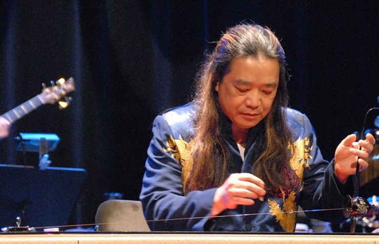 Người đờn tiếng lòng dân tộc