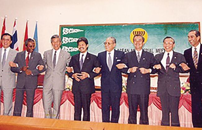 Việt Nam gia nhập ASEAN - Khởi đầu của những khởi đầu