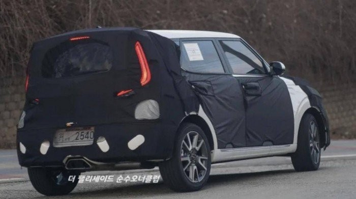 Kia Soul phiên bản nâng cấp lộ diện, đầu xe giống Kia K3 Kia Soul phiên bản nâng cấp lộ diện, đầu xe giống Kia K3