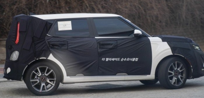 Kia Soul phiên bản nâng cấp lộ diện, đầu xe giống Kia K3 Kia Soul phiên bản nâng cấp lộ diện, đầu xe giống Kia K3