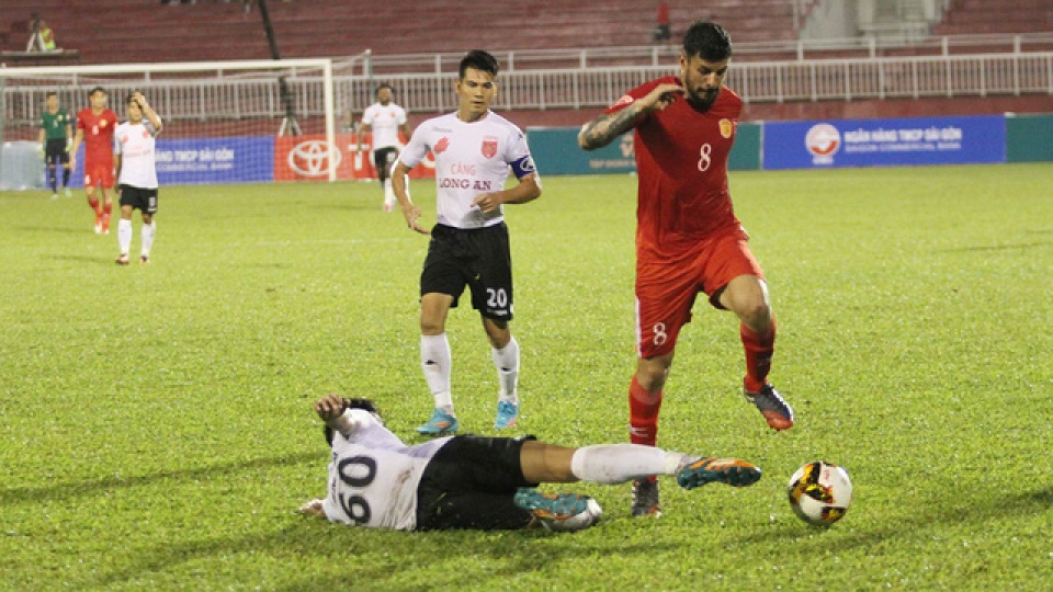 VFF sẽ xử mạnh tay với "trò hề" của CLB Long An