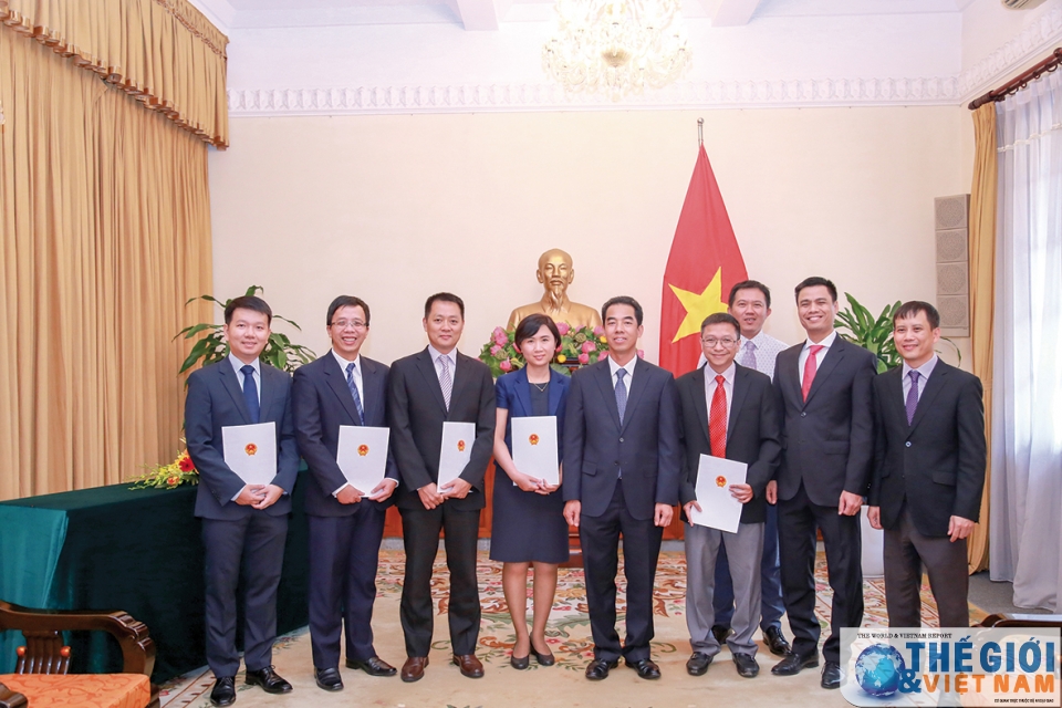 cong tac to chuc can bo bo ngoai giao nam 2017 bai ban chu dong linh hoat