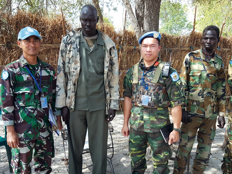 Những người lính cụ Hồ đội mũ nồi xanh nhung nguoi linh cu ho doi mu noi xanh