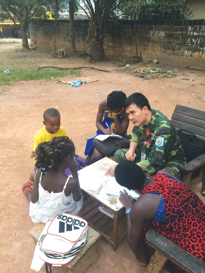 Những người lính cụ Hồ đội mũ nồi xanh nhung nguoi linh cu ho doi mu noi xanh