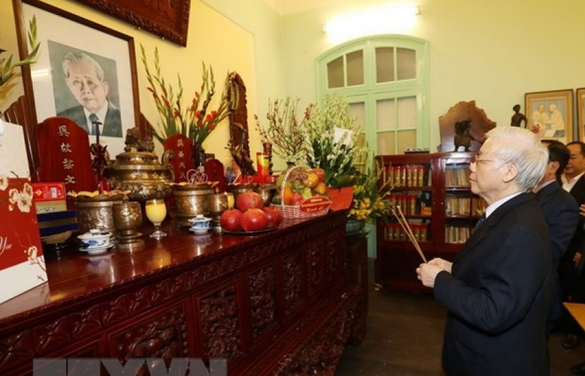 Tổng Bí thư, Chủ tịch nước thắp hương tưởng niệm nguyên Tổng Bí thư Lê Duẩn, Trường Chinh