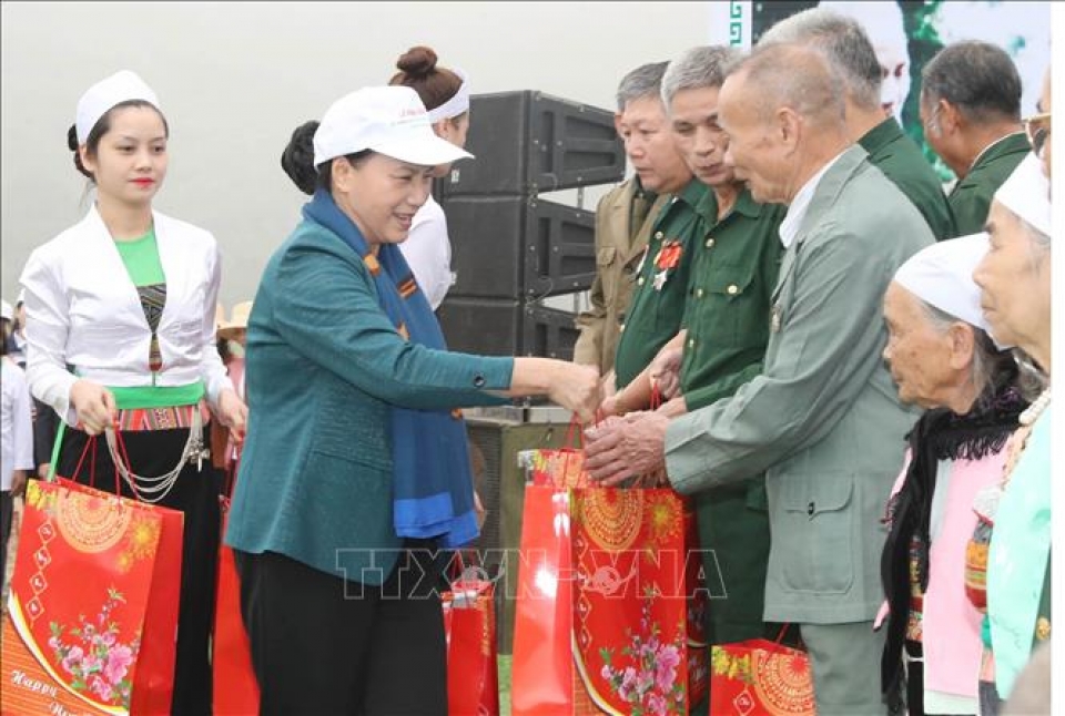 Chủ tịch Quốc hội tham dự Lễ ra quân hưởng ứng Tết trồng cây tại Hòa Bình chu tich quoc hoi tham du le ra quan huong ung tet trong cay tai hoa binh