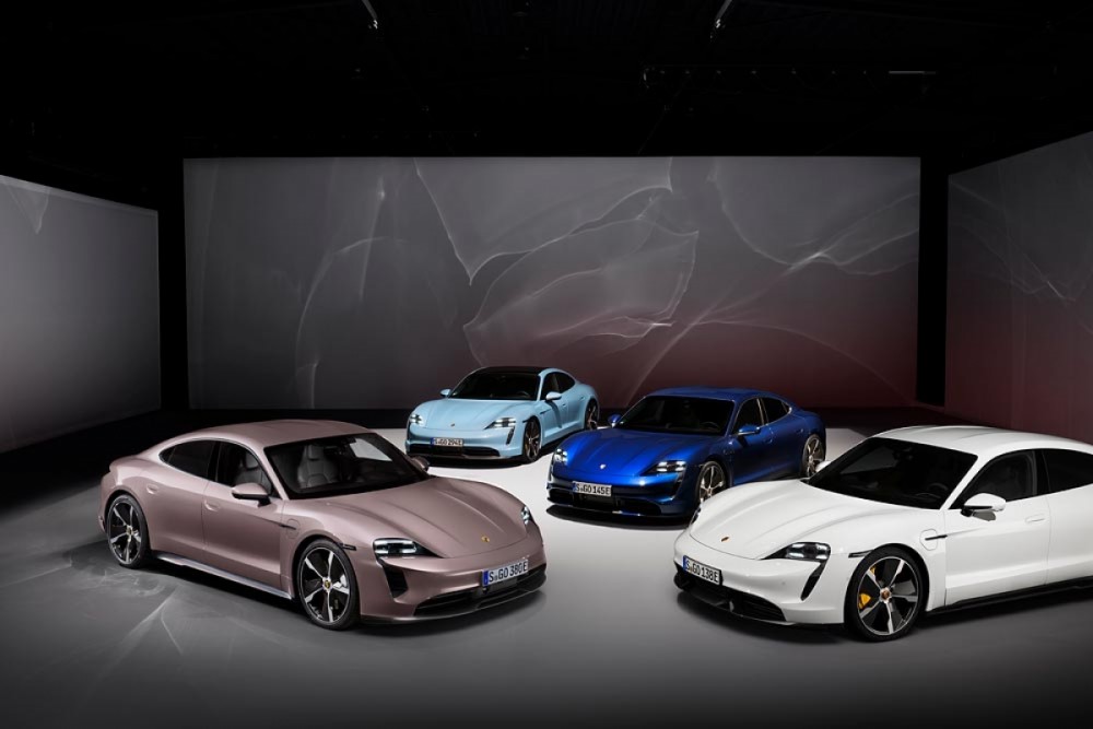 Các phiên bản của dòng xe điện Taycan gồm: Taycan Turbo S, Taycan Turbo và Taycan 4S.