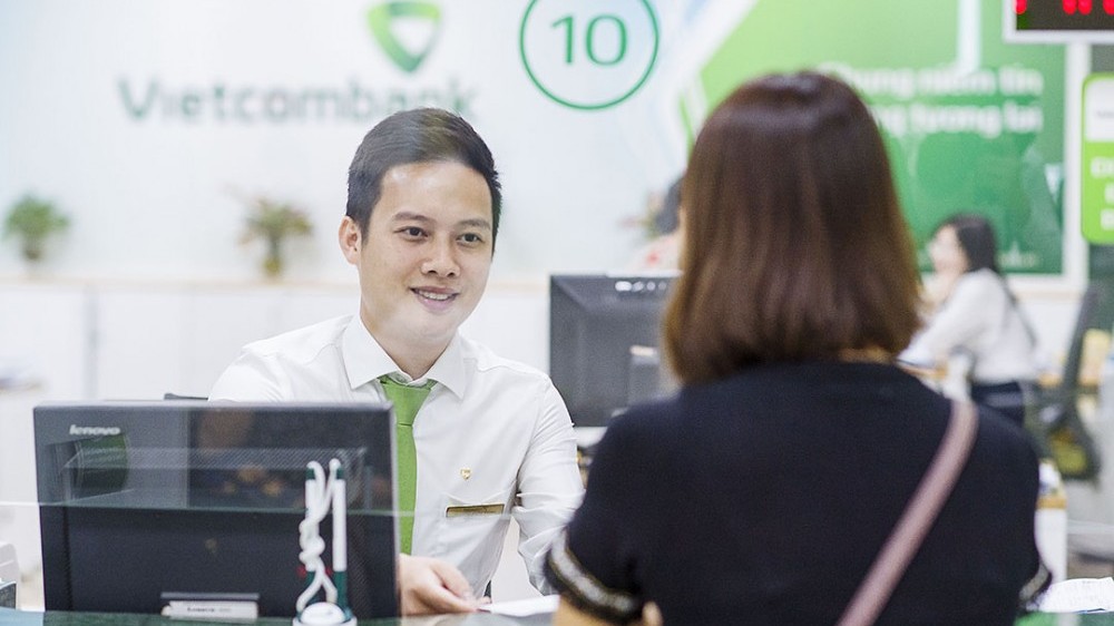 Vietcombank tiếp tục giảm lãi suất tiền vay hỗ trợ khách hàng bị ảnh hưởng Covid-19