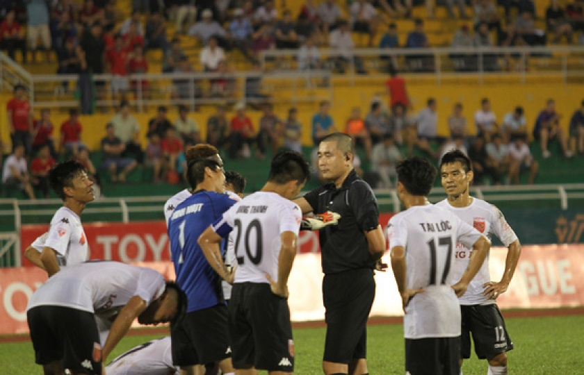 VPF quyết xử đẹp trọng tài và quyền lực thỏa hiệp