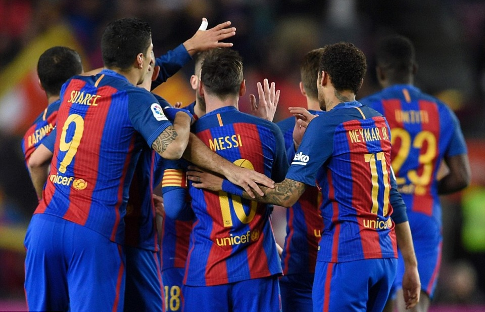 MNS cùng lập công Barcelona vùi dập Gijon