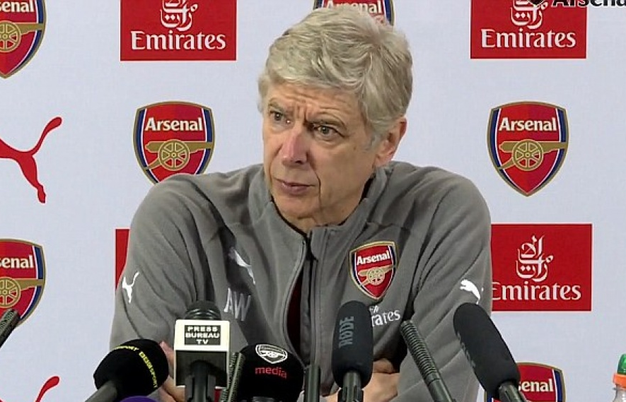 Wenger phủ nhận là “siêu huấn luyện viên” dẫn dắt Barcelona