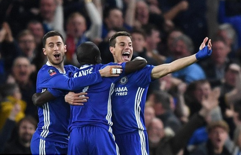 Kante lập công, Chelsea hạ 10 người của MU