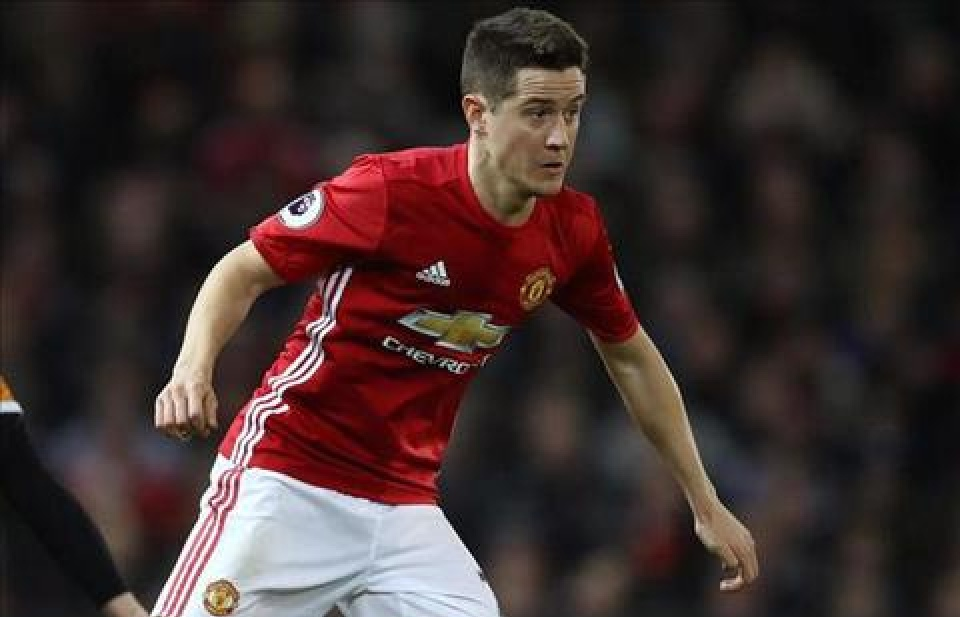 Tiền vệ Herrera có đáng phải nhận thẻ đỏ không?