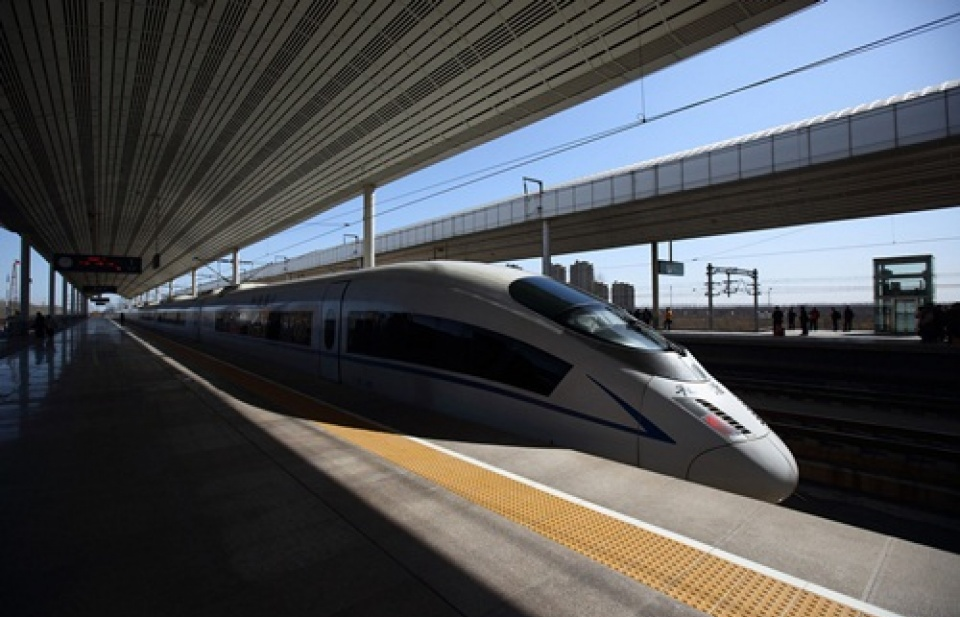 Đầu tư đường sắt cao tốc: Nên hay không?