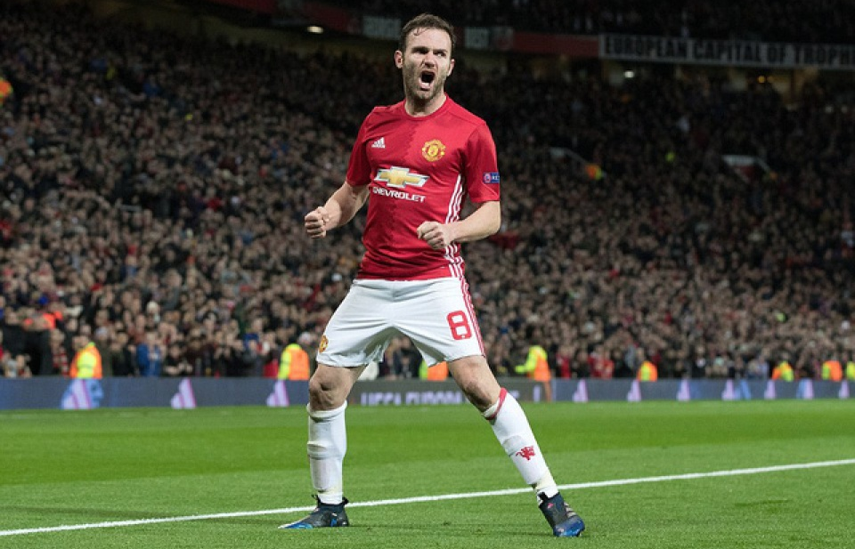 Mata lập công, MU vào tứ kết Europa League