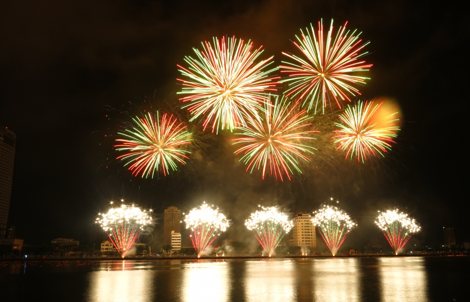 Lễ hội pháo hoa Đà Nẵng: 8 nước đua tài