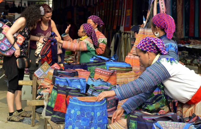 Hai mẩu chuyện văn hóa