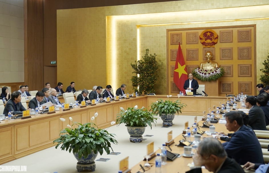 Thủ tướng Nguyễn Xuân Phúc nghe 'hiến kế' về chiến lược 10 năm