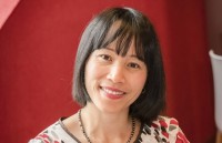 bay thu nhap trung binh va mau ao xanh tren pho