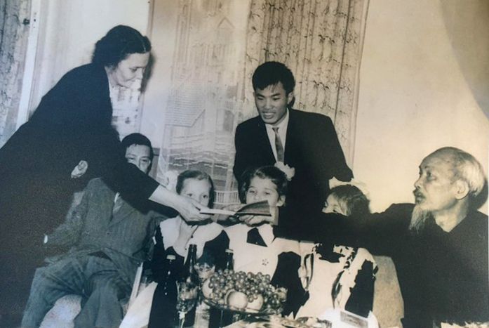 ve mien ky uc phien dich voi nguyen pho thu tuong vu khoan