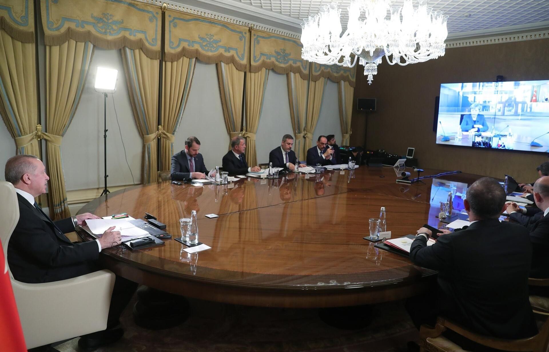 Thượng đỉnh Thổ Nhĩ Kỳ - Đức - Pháp - Anh: Gặp gỡ từ xa, vượt khó trước mắt