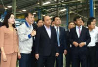 Thủ tướng thăm nhà máy sản xuất ô tô tại Ninh Bình